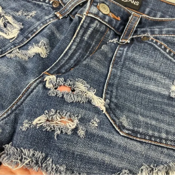 🔥Vtg EXPRESS Distressed Frayed Hem Jean Shorts High Waist Mid Wash Denim 3/4 - Picture 4 of 16